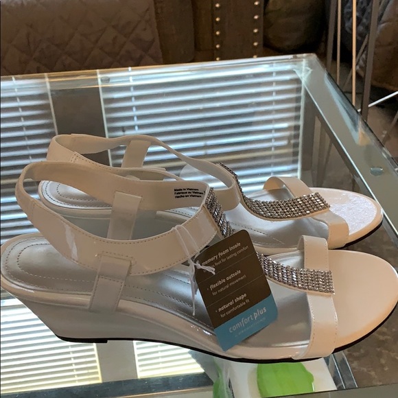 Beautiful woman brand new sandals - Picture 2 of 8